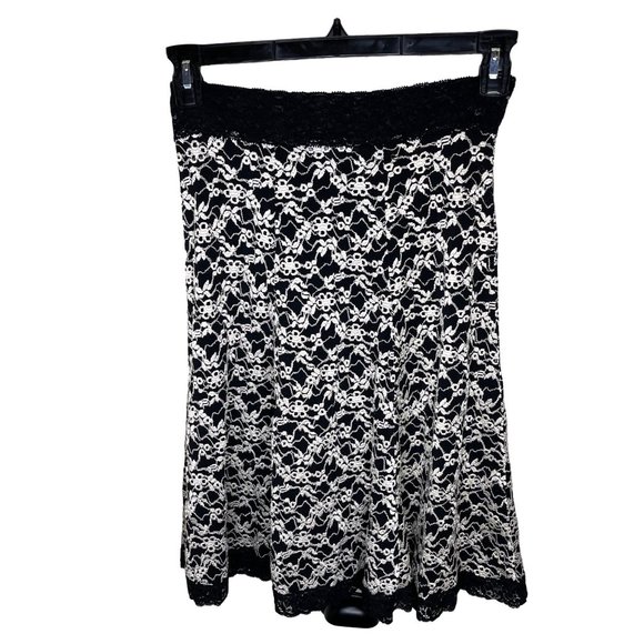 CAbi Skirt Black White Elastic Lace Floral Embroidered Size S Small Stretch - Picture 5 of 12